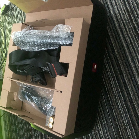 Open box - Picture 5 of 11